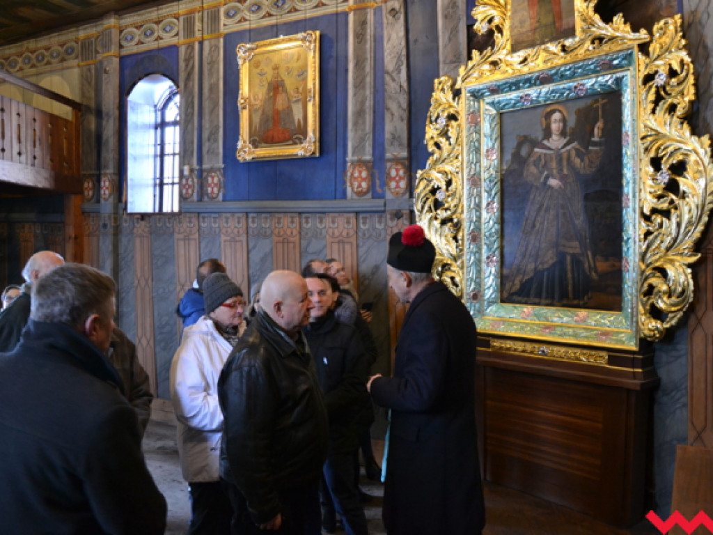Tłumy wiernych podziwiały odnowione wnętrze drewnianego kościółka na Lipówce