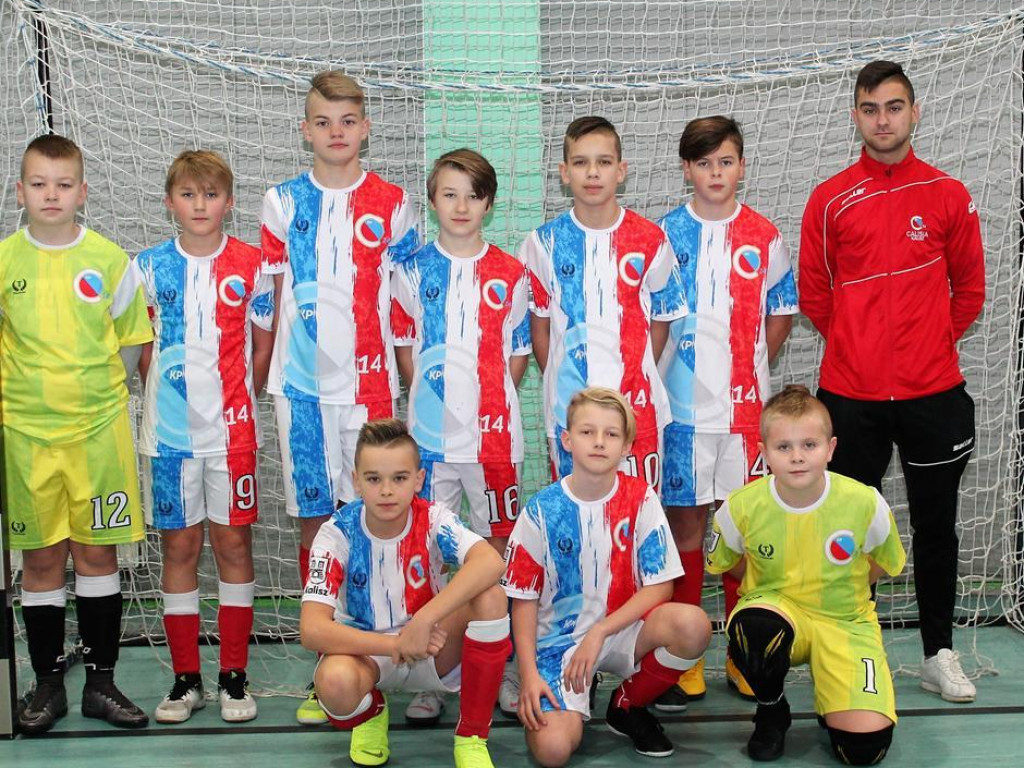 Drużyna K.P. Calisia 14 Kalisz zwycięża w turnieju o puchar prezesa MKS Warta Pyzdry