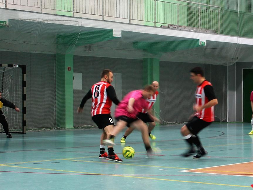 Drużyna Masters liderem ligi halowej