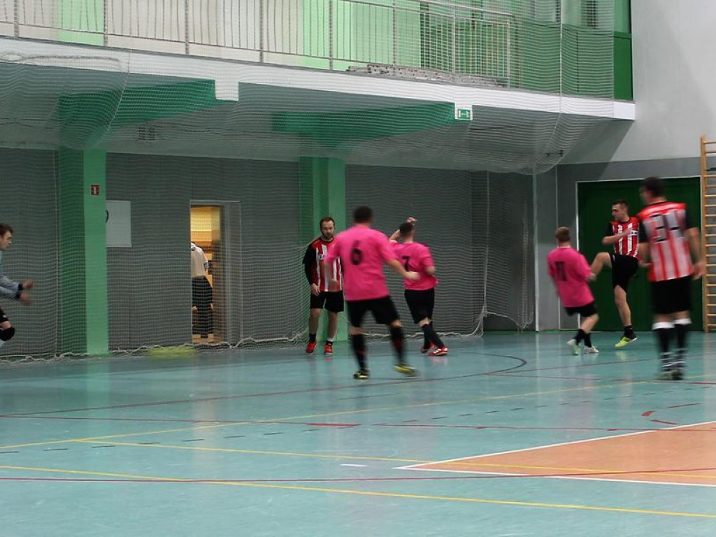Drużyna Masters liderem ligi halowej