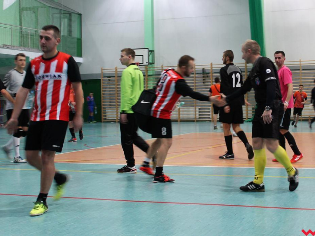 Drużyna Masters liderem ligi halowej