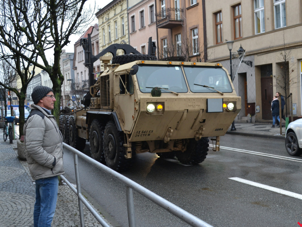 Centrum Wrześni znów zablokowane przez amerykańskie pojazdy wojskowe