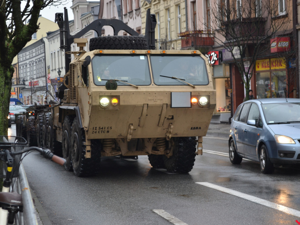 Centrum Wrześni znów zablokowane przez amerykańskie pojazdy wojskowe