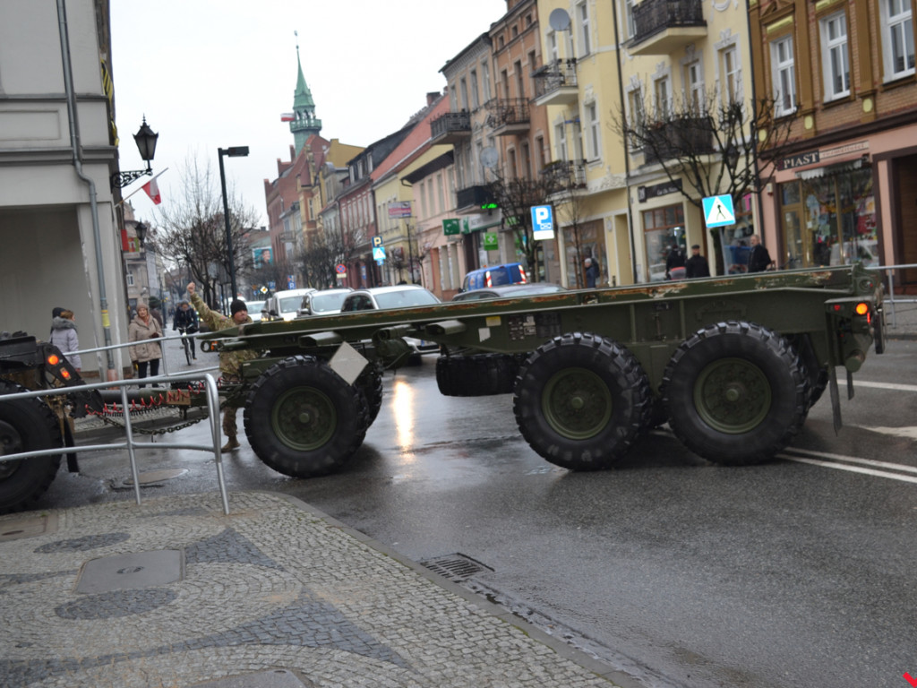 Centrum Wrześni znów zablokowane przez amerykańskie pojazdy wojskowe
