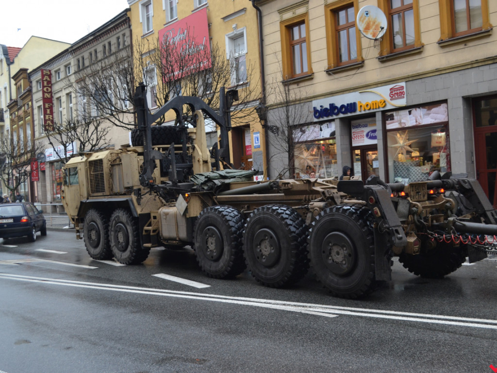 Centrum Wrześni znów zablokowane przez amerykańskie pojazdy wojskowe
