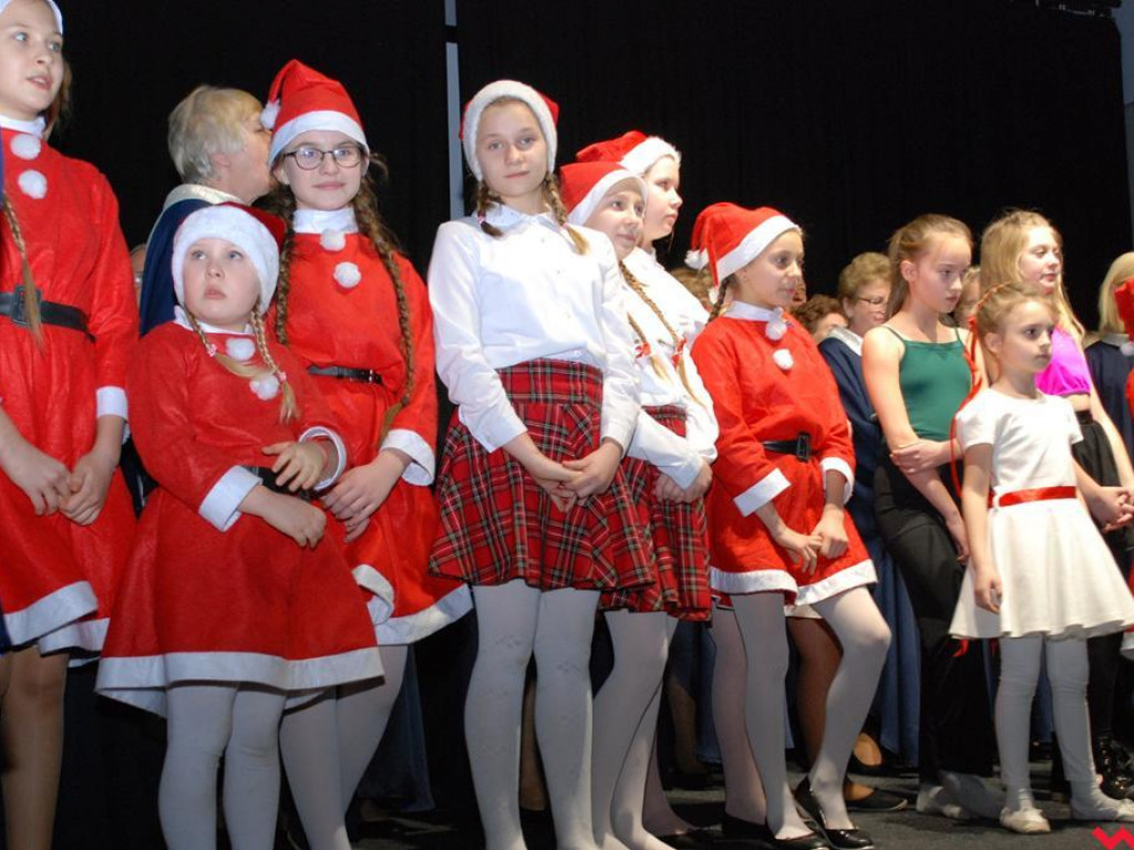 Chór Camerata w koncercie „Z kolędą i nie tylko” w Pyzdrach