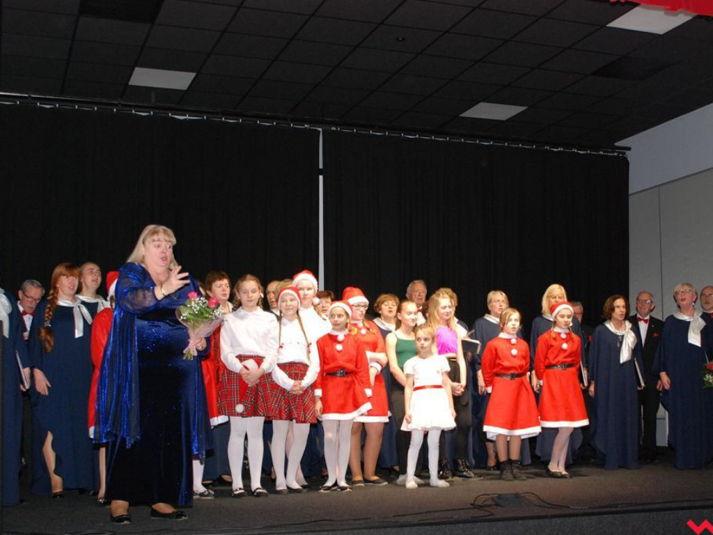 Chór Camerata w koncercie „Z kolędą i nie tylko” w Pyzdrach