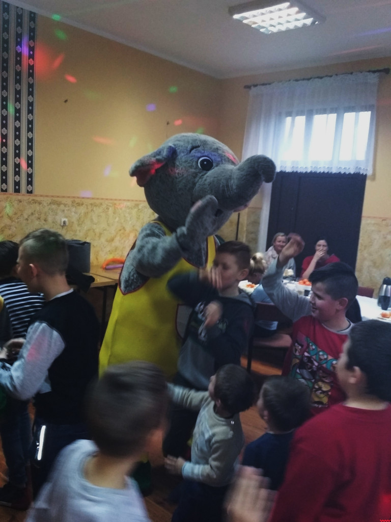 Świąteczne spotkanie dla dzieci w Ratajach