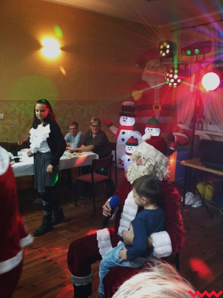 Świąteczne spotkanie dla dzieci w Ratajach
