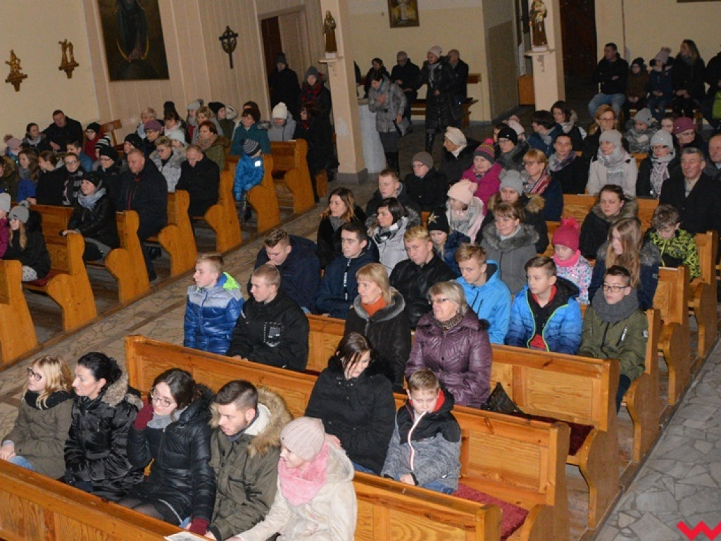 Kolędowanie z Lutnią wypełniło ławy w kościele w Targowej Górce
