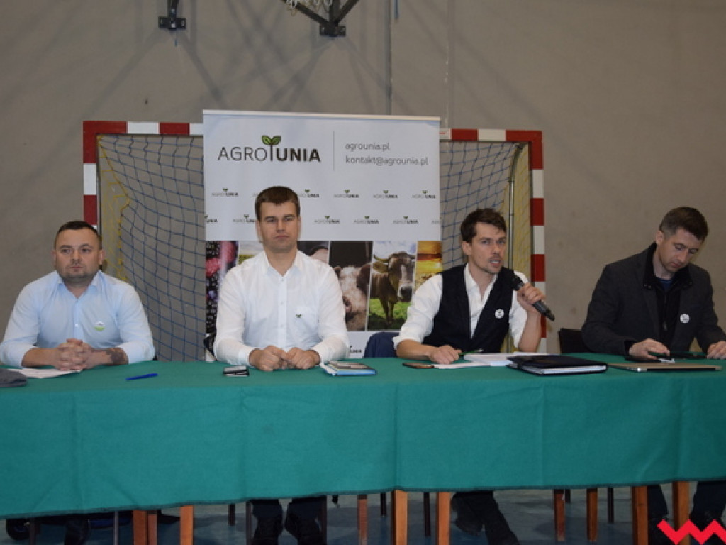 Charyzmatyczny lider AgroUnii podbija serca rolników. Rosną szeregi nowego związku