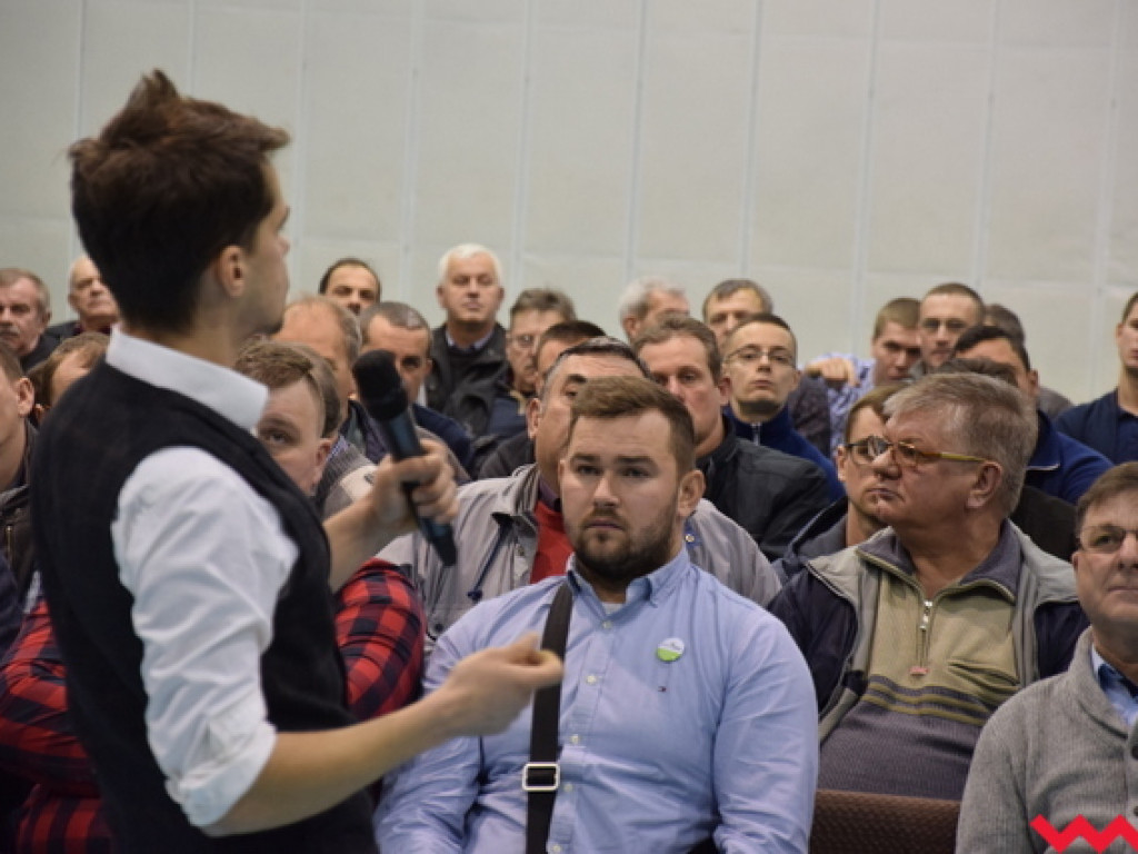 Charyzmatyczny lider AgroUnii podbija serca rolników. Rosną szeregi nowego związku