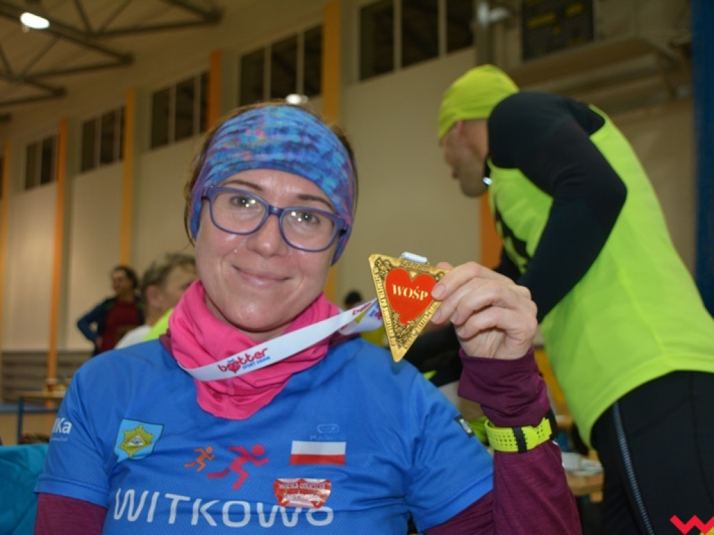 [WOŚP] Deszcz nie był w stanie zniechęcić biegaczy. Trwa Sztafeta po Światełko do Nieba