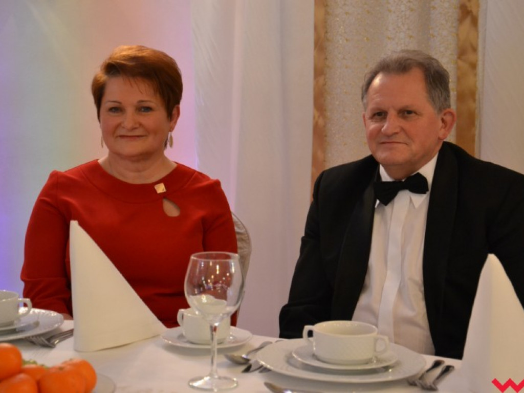 Matura coraz bliżej. Maturzyści „rolnika” zatańczyli poloneza