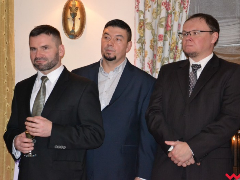Matura coraz bliżej. Maturzyści „rolnika” zatańczyli poloneza