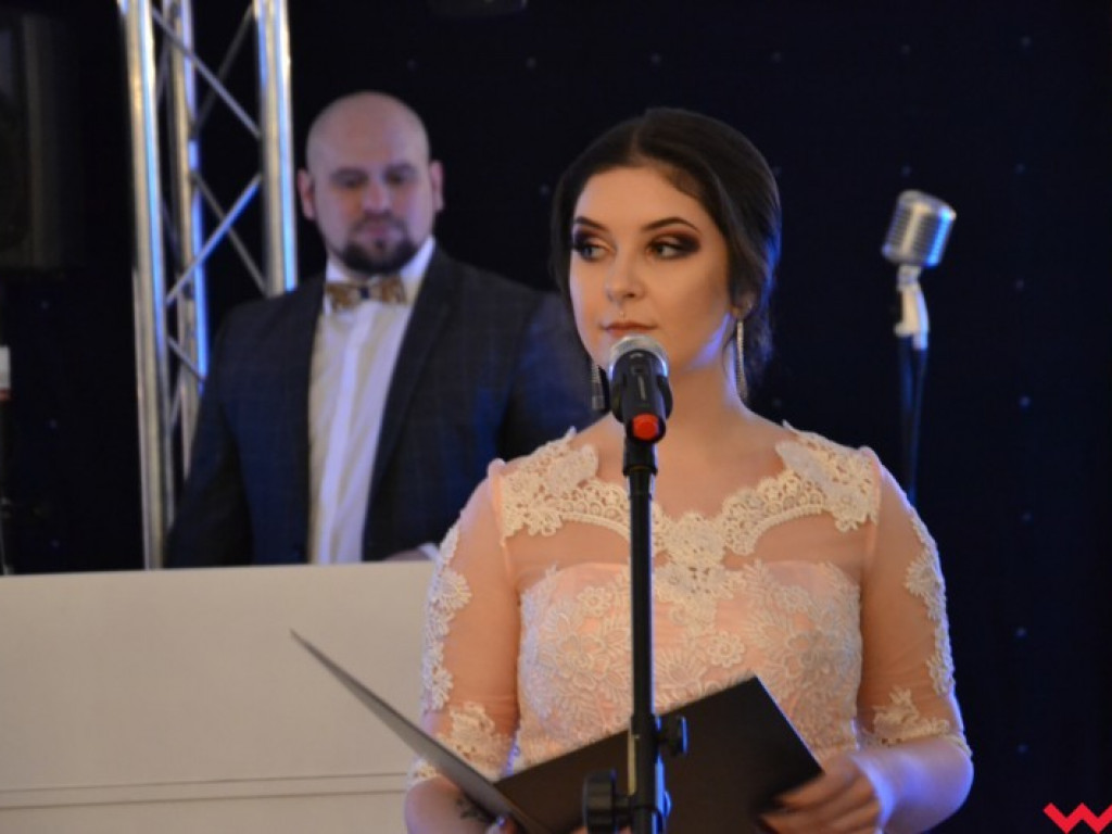 Matura coraz bliżej. Maturzyści „rolnika” zatańczyli poloneza