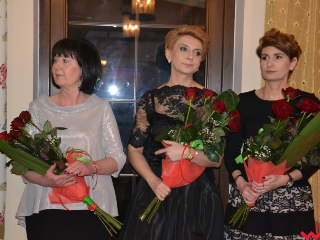 Matura coraz bliżej. Maturzyści „rolnika” zatańczyli poloneza