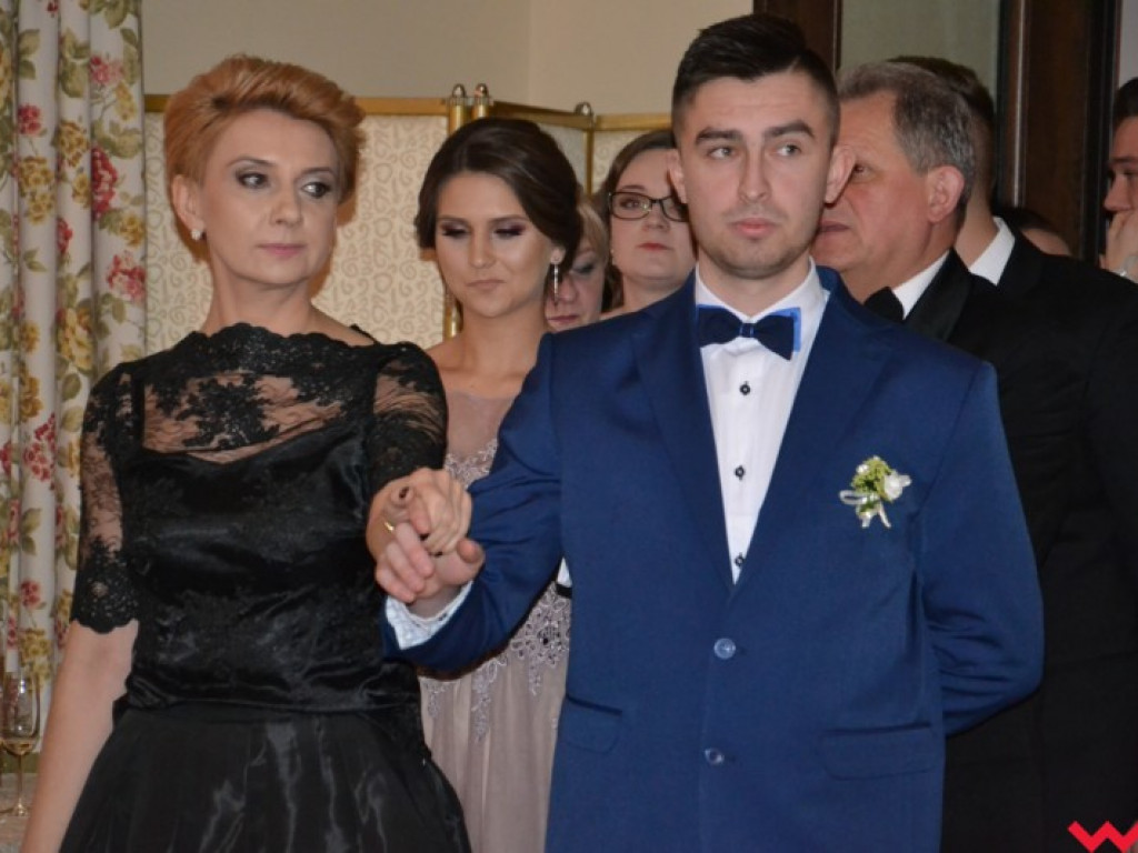 Matura coraz bliżej. Maturzyści „rolnika” zatańczyli poloneza