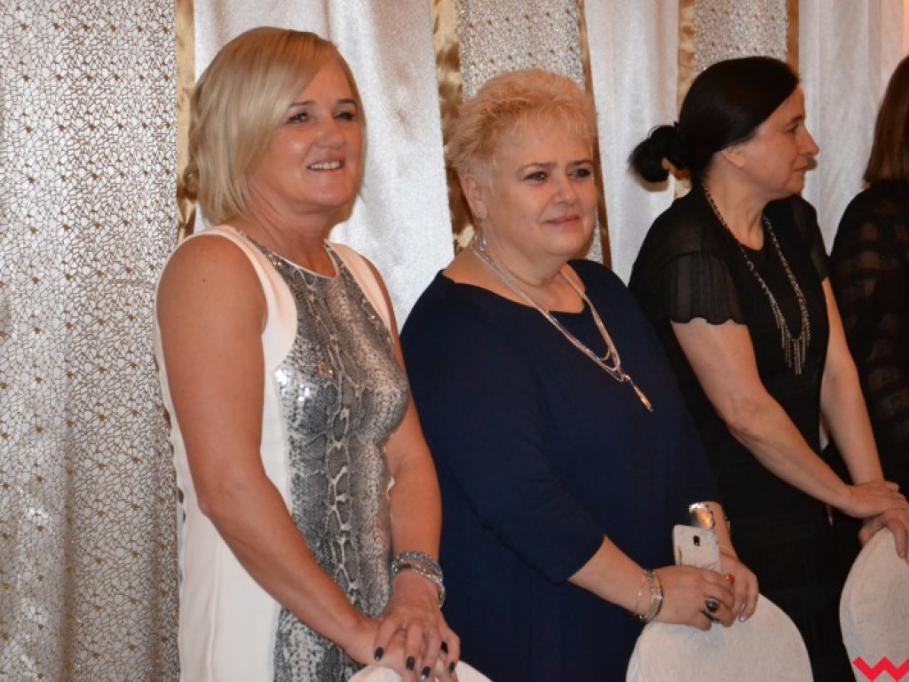 Matura coraz bliżej. Maturzyści „rolnika” zatańczyli poloneza