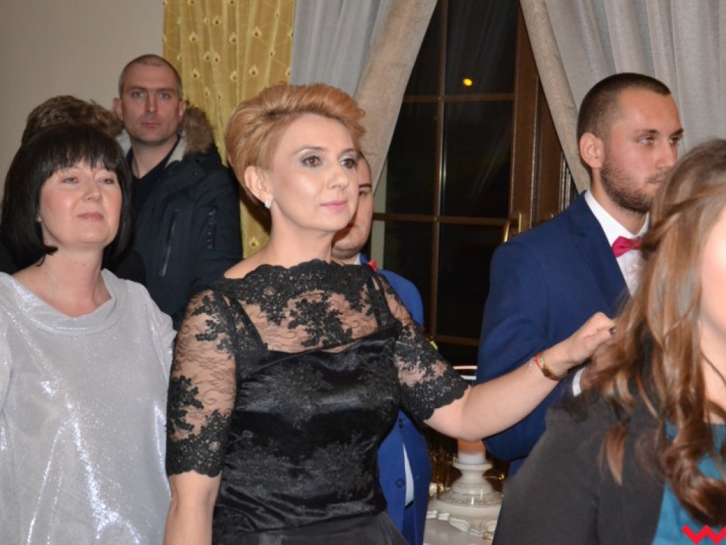 Matura coraz bliżej. Maturzyści „rolnika” zatańczyli poloneza