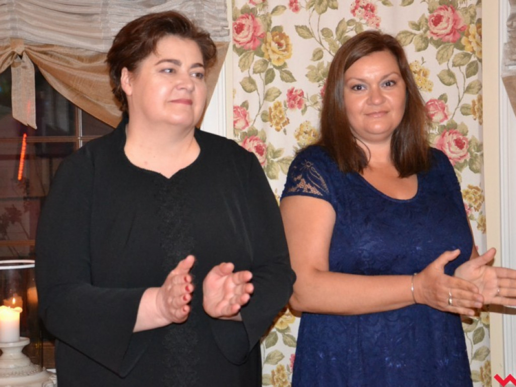 Licealiści zatańczyli poloneza. Teraz inne tańce i zabawa do białego rana