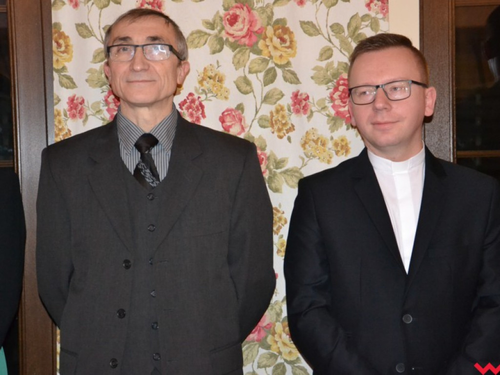 Licealiści zatańczyli poloneza. Teraz inne tańce i zabawa do białego rana