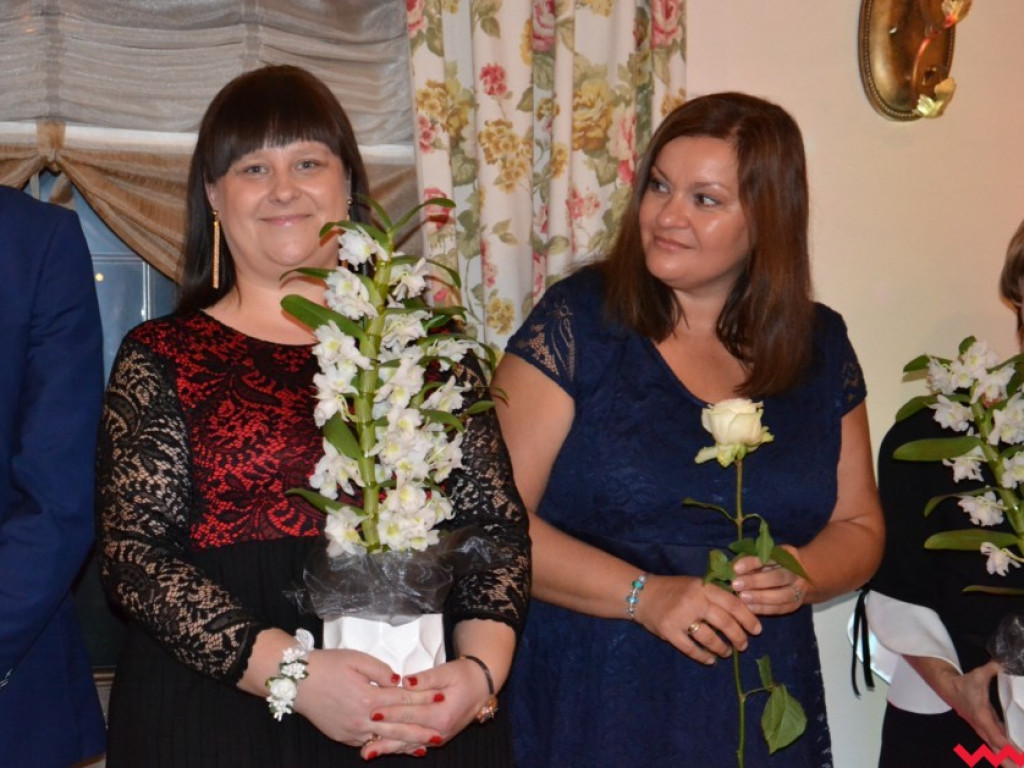 Licealiści zatańczyli poloneza. Teraz inne tańce i zabawa do białego rana