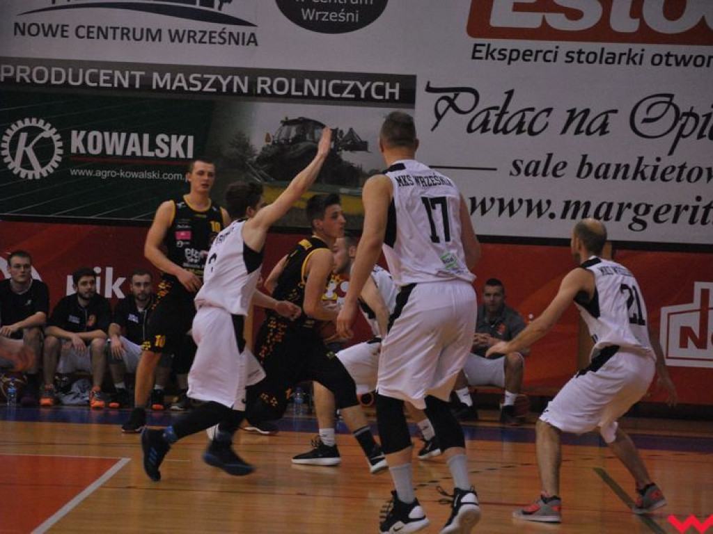 Wicelider za mocny. Koszykarze MKS Września pokonani we własnej hali