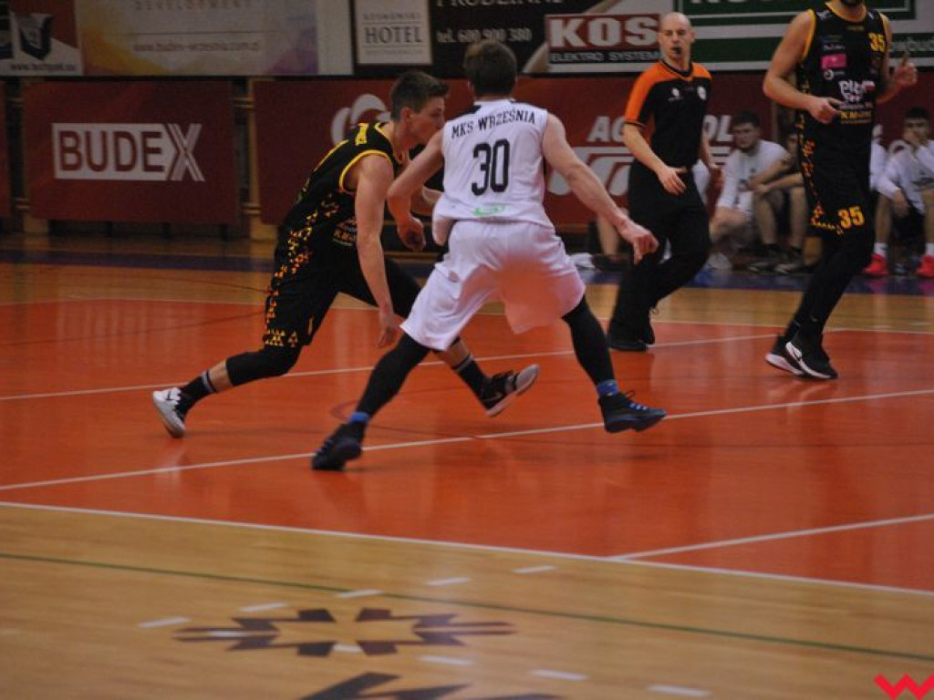 Wicelider za mocny. Koszykarze MKS Września pokonani we własnej hali