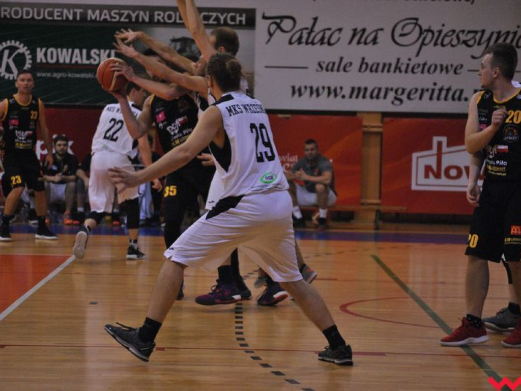 Wicelider za mocny. Koszykarze MKS Września pokonani we własnej hali