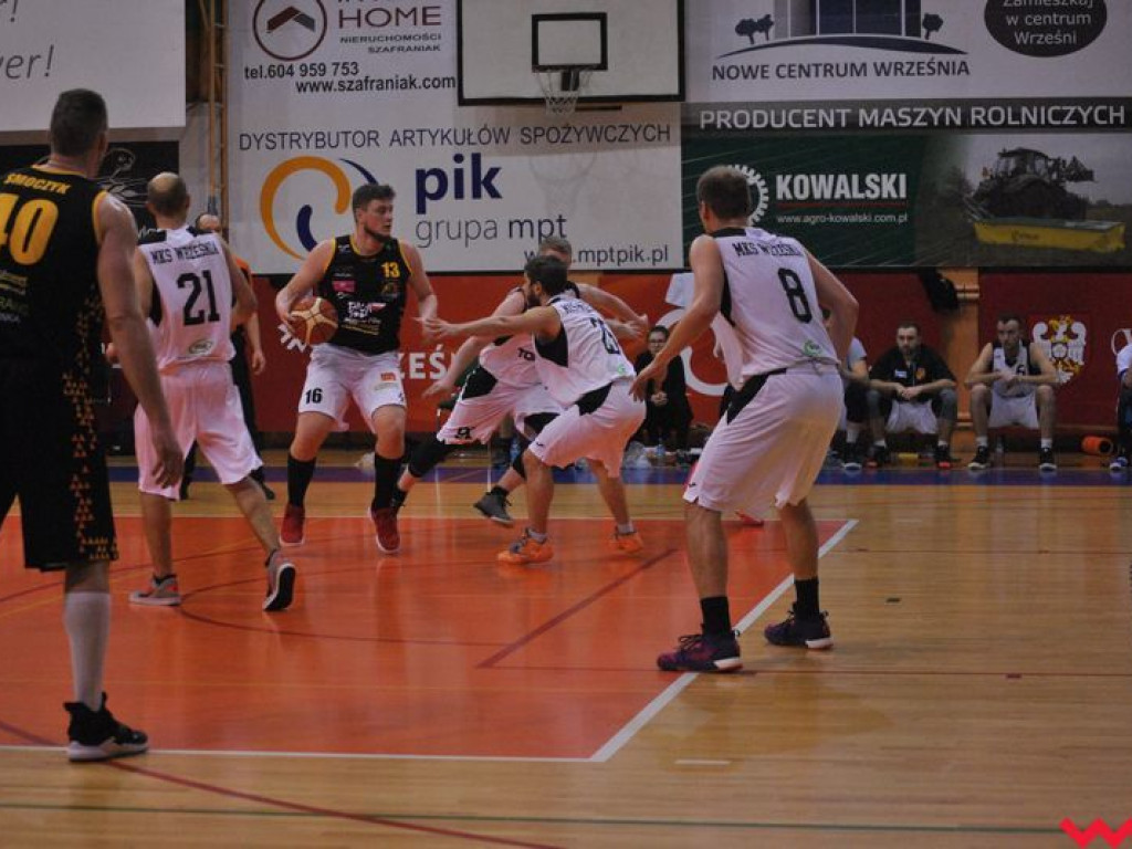 Wicelider za mocny. Koszykarze MKS Września pokonani we własnej hali