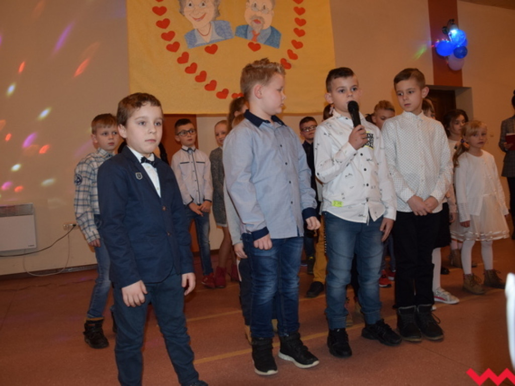 Wzruszająca impreza z okazji Dnia Babci i Dziadka we Wszemborzu