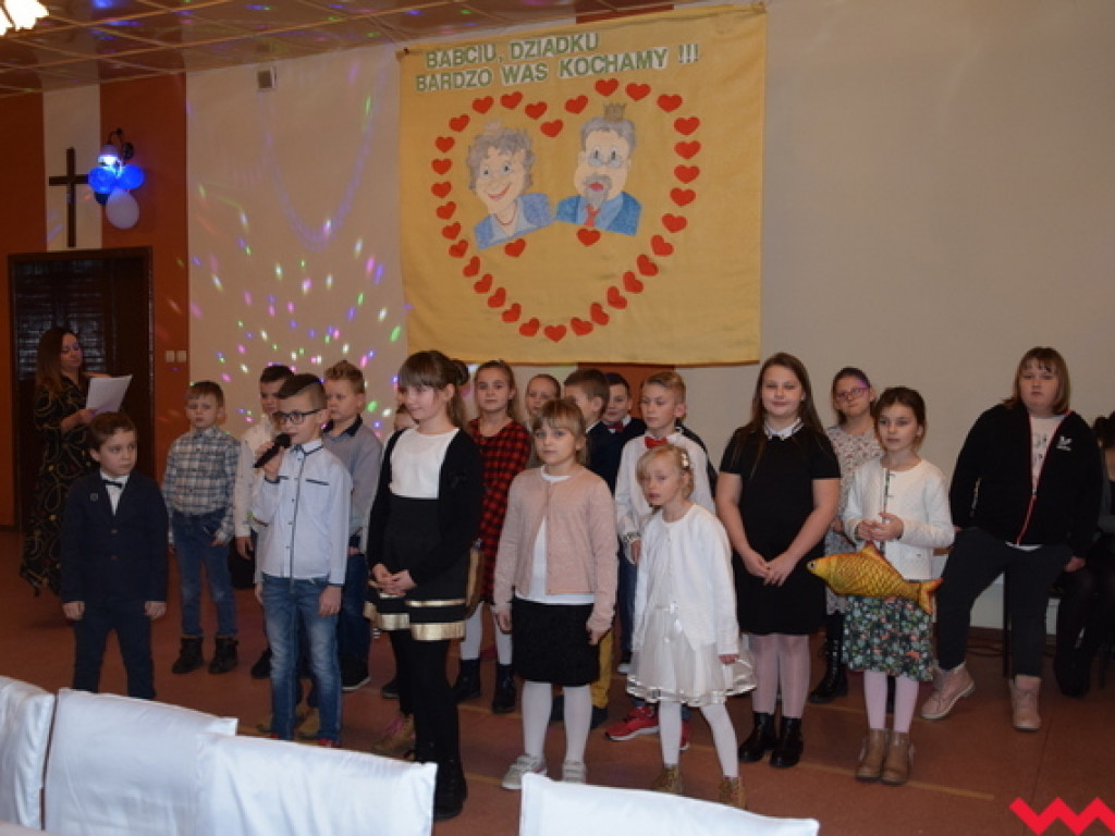 Wzruszająca impreza z okazji Dnia Babci i Dziadka we Wszemborzu