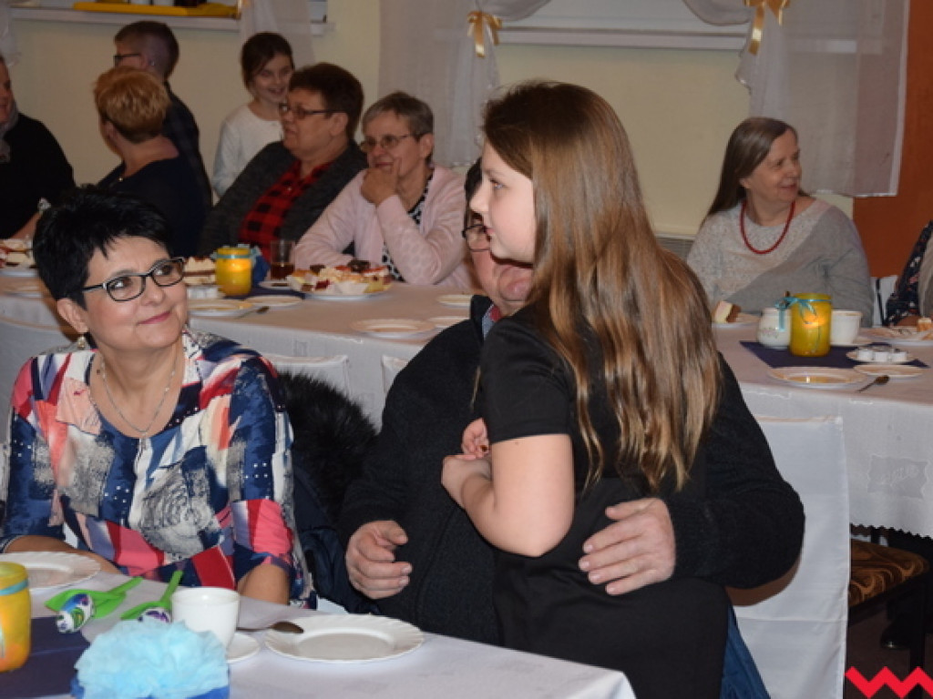 Wzruszająca impreza z okazji Dnia Babci i Dziadka we Wszemborzu