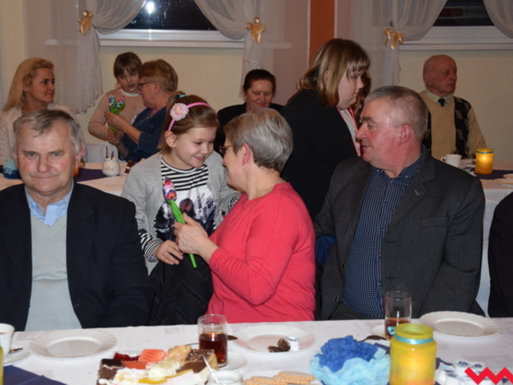 Wzruszająca impreza z okazji Dnia Babci i Dziadka we Wszemborzu