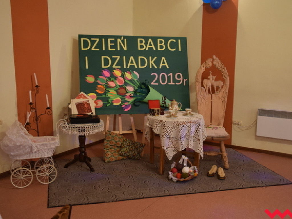 Wzruszająca impreza z okazji Dnia Babci i Dziadka we Wszemborzu