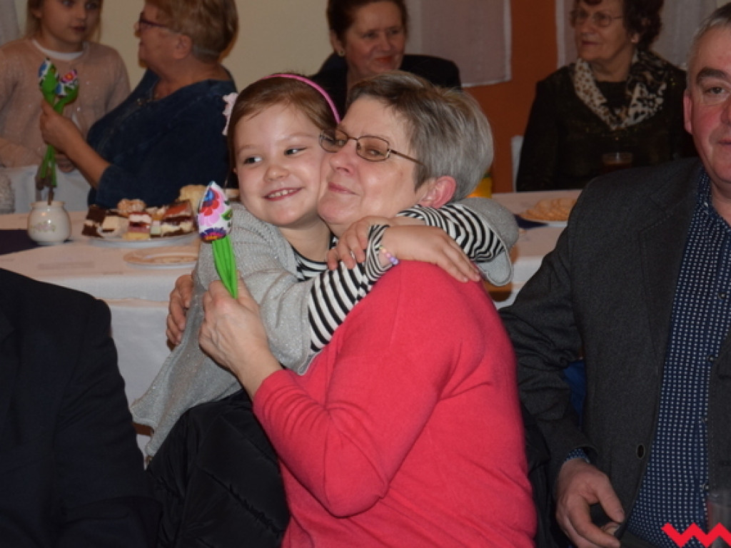 Wzruszająca impreza z okazji Dnia Babci i Dziadka we Wszemborzu