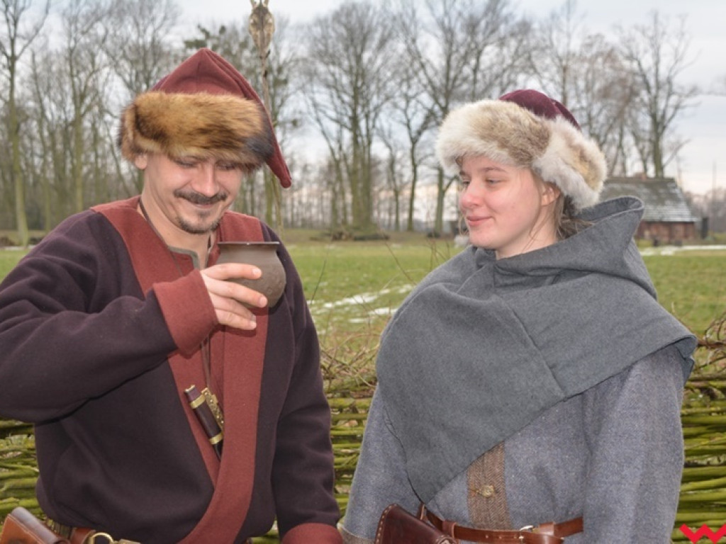 Wojowie ze Stowarzyszenia „Aurea Tempora” przetrwali zimę w Grzybowie