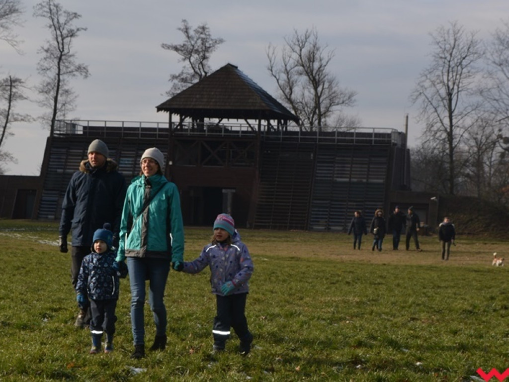 Wojowie ze Stowarzyszenia „Aurea Tempora” przetrwali zimę w Grzybowie