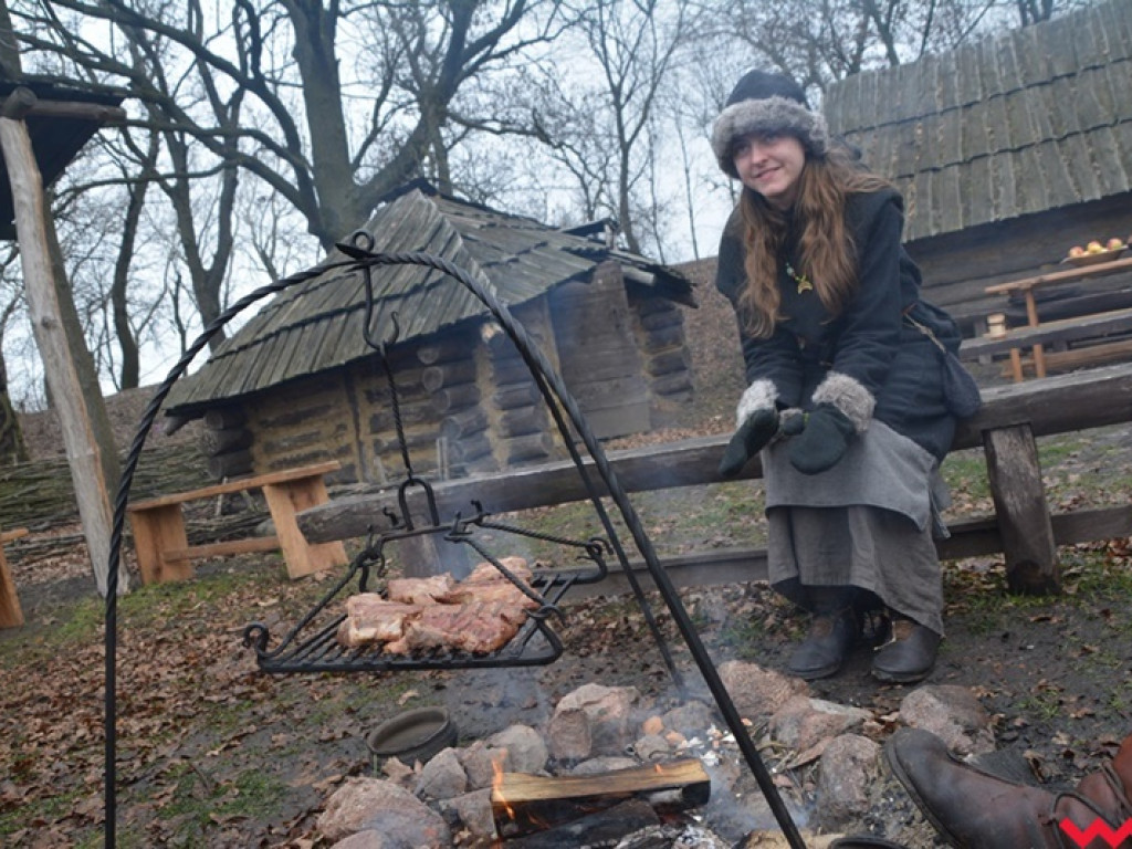 Wojowie ze Stowarzyszenia „Aurea Tempora” przetrwali zimę w Grzybowie