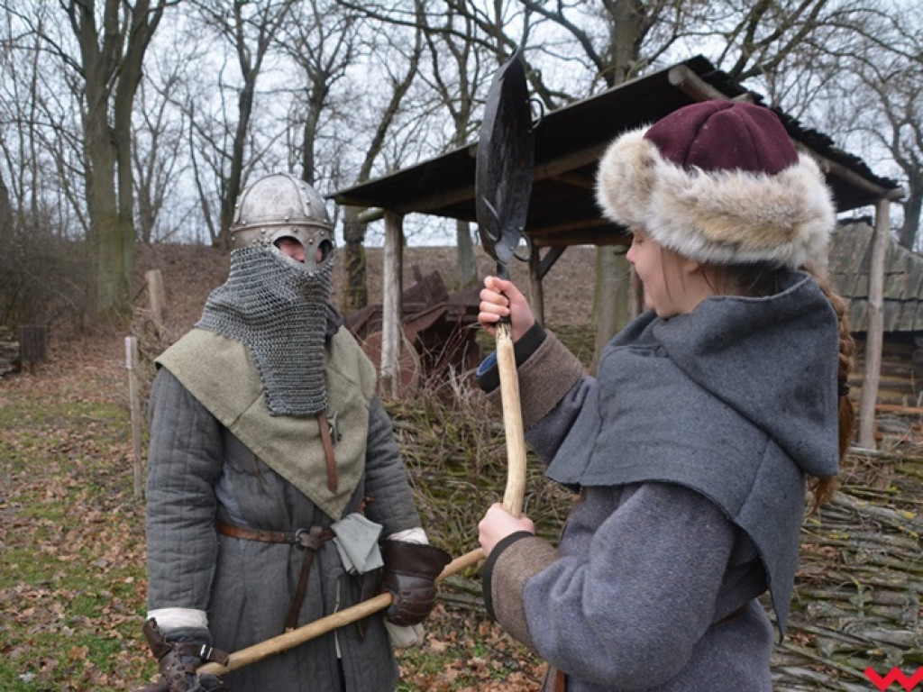Wojowie ze Stowarzyszenia „Aurea Tempora” przetrwali zimę w Grzybowie