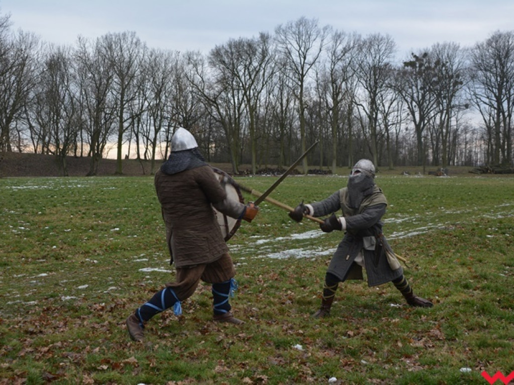 Wojowie ze Stowarzyszenia „Aurea Tempora” przetrwali zimę w Grzybowie