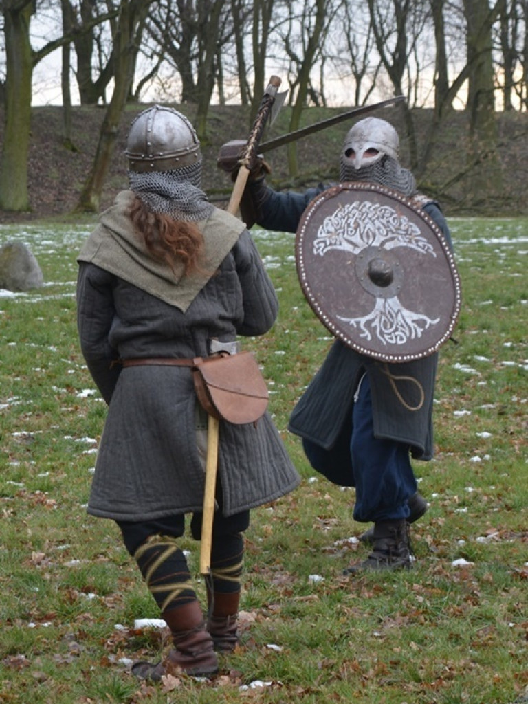 Wojowie ze Stowarzyszenia „Aurea Tempora” przetrwali zimę w Grzybowie
