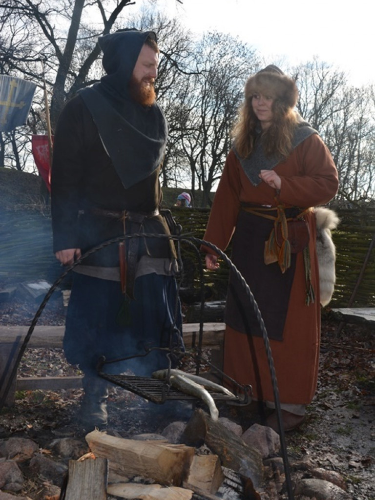 Wojowie ze Stowarzyszenia „Aurea Tempora” przetrwali zimę w Grzybowie