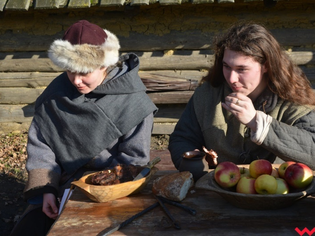 Wojowie ze Stowarzyszenia „Aurea Tempora” przetrwali zimę w Grzybowie