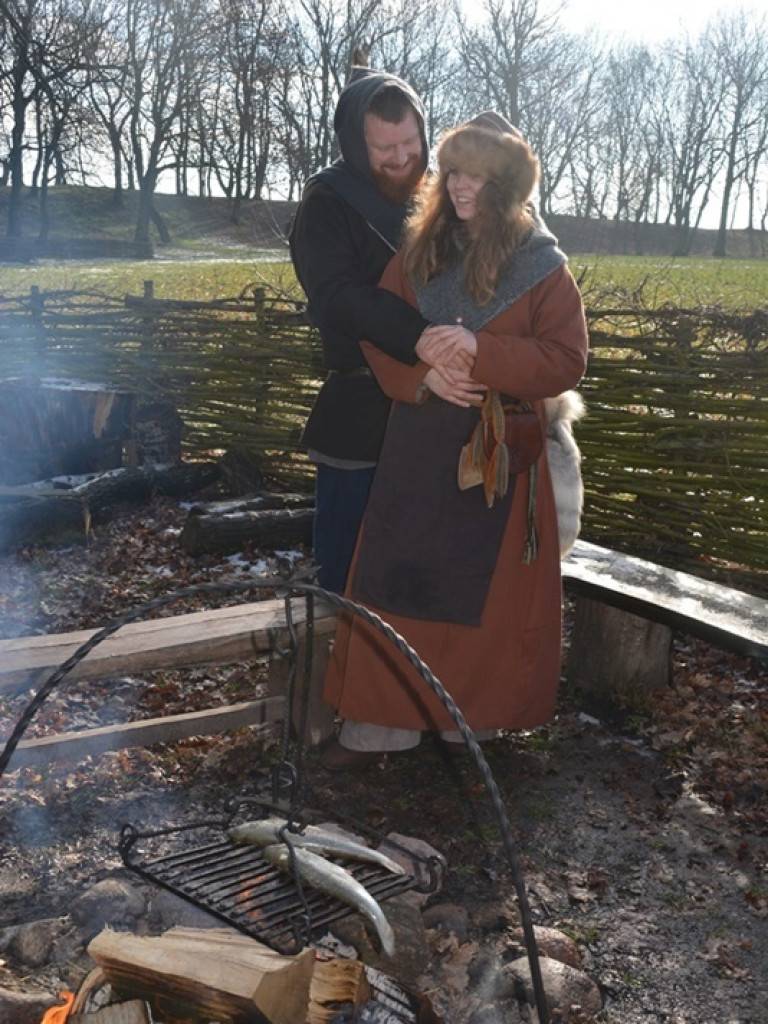 Wojowie ze Stowarzyszenia „Aurea Tempora” przetrwali zimę w Grzybowie