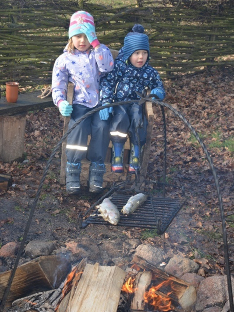 Wojowie ze Stowarzyszenia „Aurea Tempora” przetrwali zimę w Grzybowie