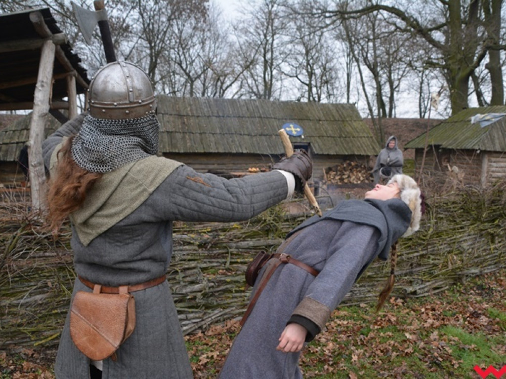 Wojowie ze Stowarzyszenia „Aurea Tempora” przetrwali zimę w Grzybowie