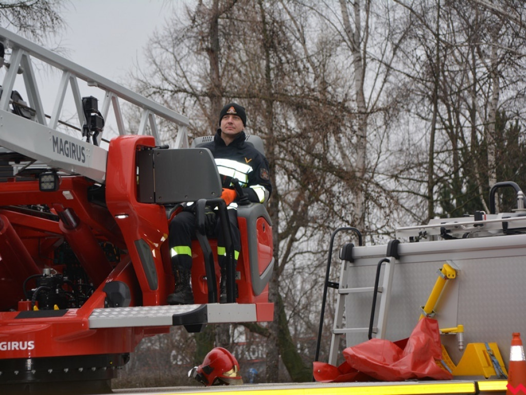 Młodzież z „szóstki” zbudowała sondę badawczą i przetestowała ją dzięki uprzejmości straży