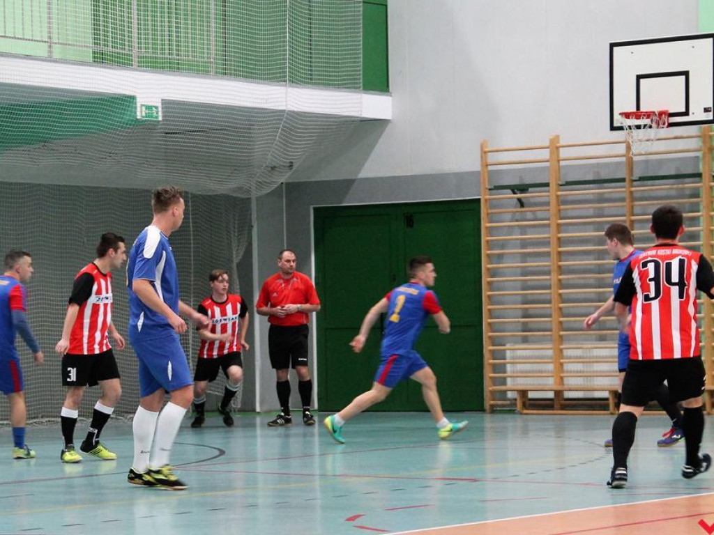 Halówka wchodzi w decydującą fazę